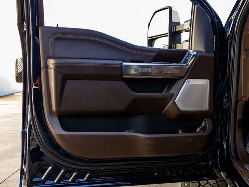 Used 2023 Ford F250 King Ranch w/ Chrome Package image 35