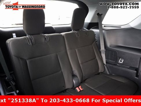 Used 2024 Ford Explorer XLT image 30