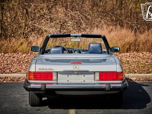 Used 1988 Mercedes-Benz 560 SL image 11