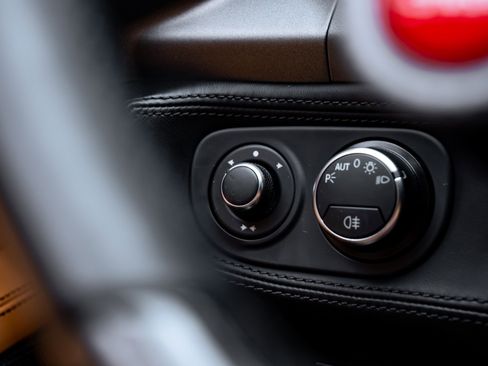 Used 2014 Ferrari 458 Spider RWD image 46