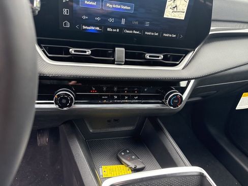 New 2026 Chevrolet Equinox LT image 16