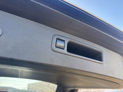 Used 2022 Toyota Highlander LE image 8