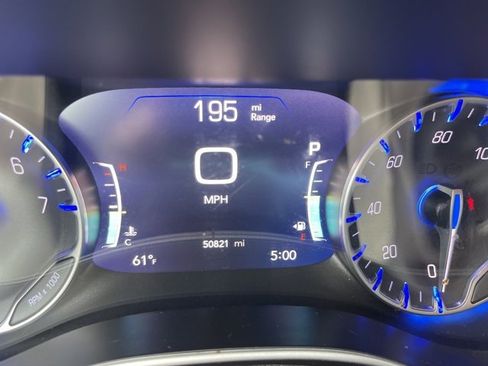 Used 2024 Chrysler Pacifica Touring-L image 22