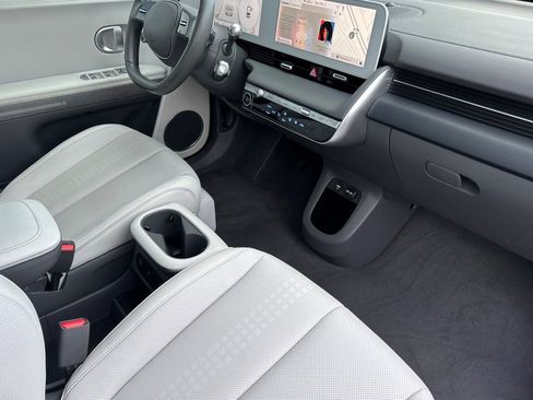Used 2024 Hyundai Ioniq 5 Limited image 18