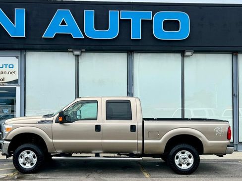 Used 2011 Ford F250 XLT w/ Snow Plow Prep Pkg AWD/4WD image 28