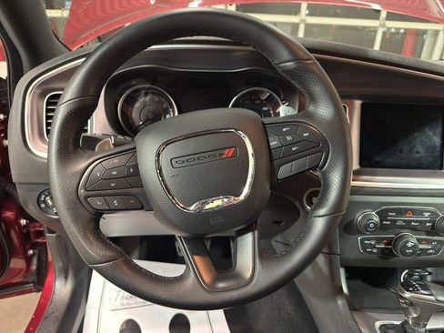 Used 2019 Dodge Charger SXT image 15