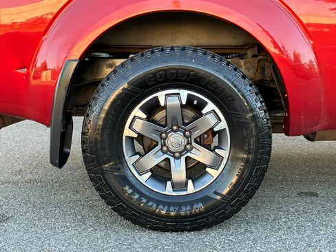 Used 2014 Nissan Frontier PRO-4X AWD/4WD image 27