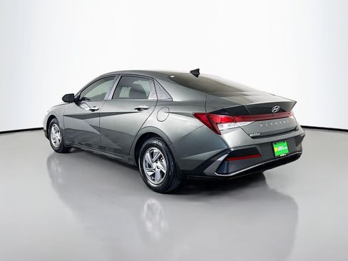Used 2025 Hyundai Elantra SE FWD image 7