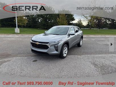 Used 2025 Chevrolet Trax LS w/ LS Convenience Package