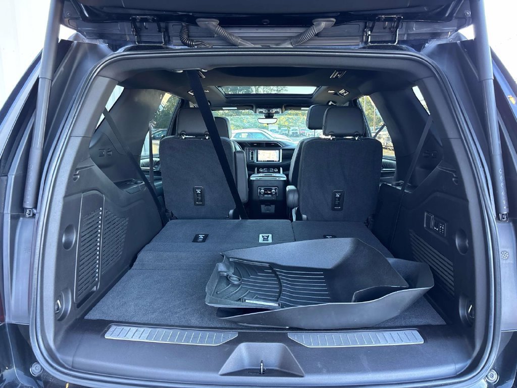 Used 2021 GMC Yukon Denali AWD/4WD image 17