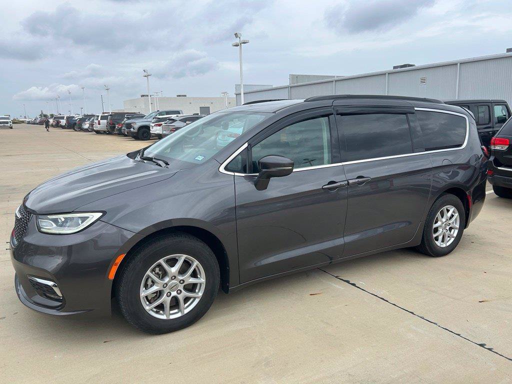 Used 2022 Chrysler Pacifica Touring-L FWD image 14