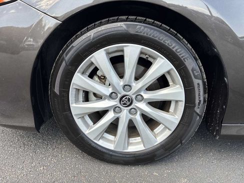 Used 2018 Toyota Camry LE w/ Moonroof Package FWD image 18