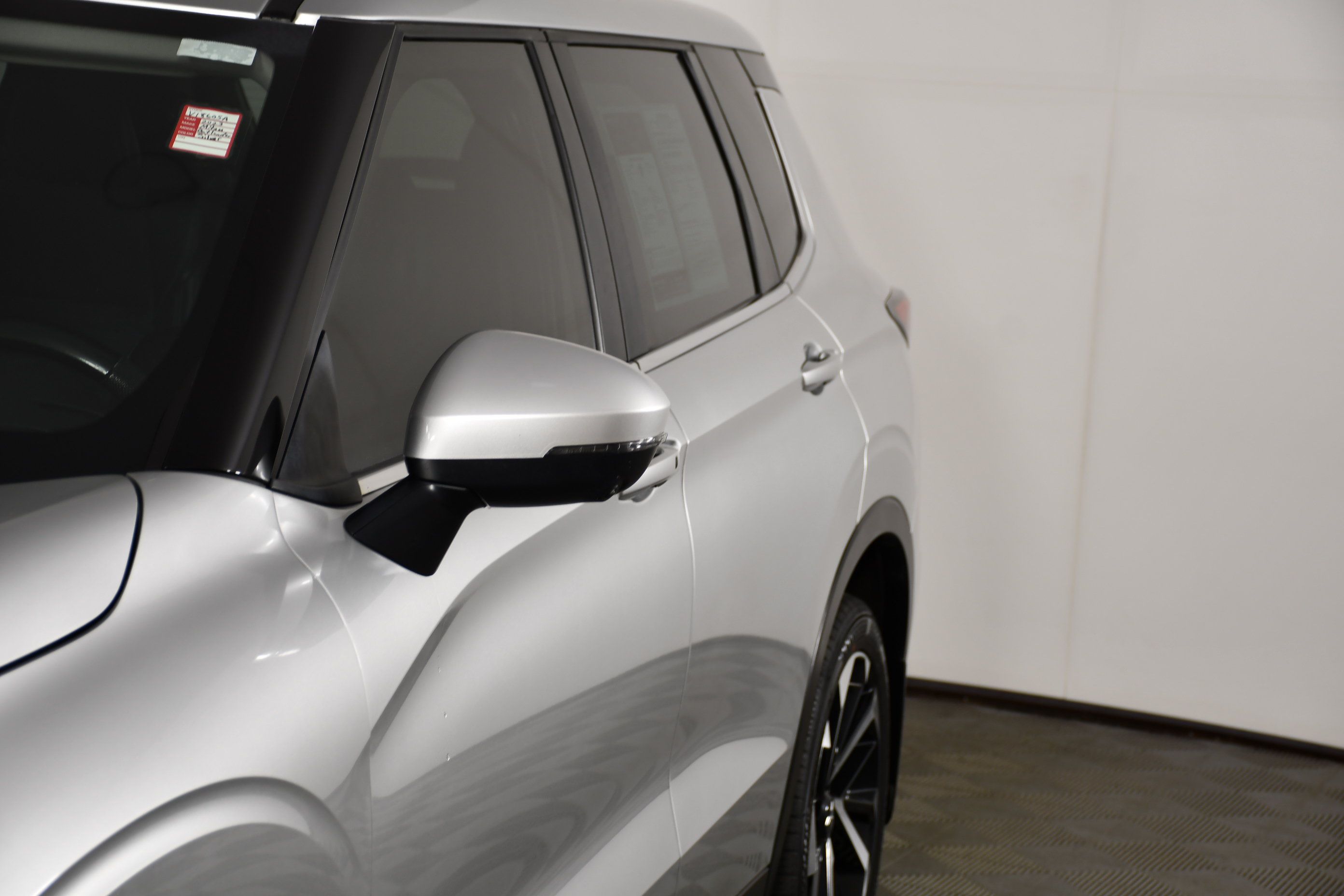 Used 2023 Mitsubishi Outlander SE AWD/4WD image 13