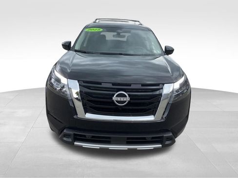 Used 2025 Nissan Pathfinder Platinum w/ Cargo Package AWD/4WD image 43