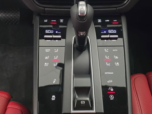 New 2026 Porsche Macan S image 17