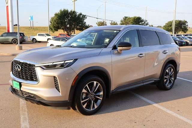 Used 2023 INFINITI QX60 Luxe w/ Performance Audio Package AWD/4WD image 3