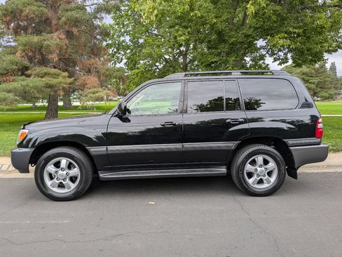 Used 2005 Toyota Land Cruiser image 2