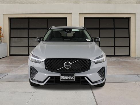 New 2026 Volvo XC60 B5 Plus w/ Climate Package PRO image 2