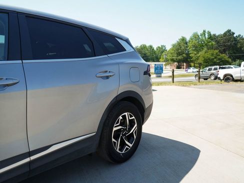 Used 2023 Kia Sportage LX FWD image 20