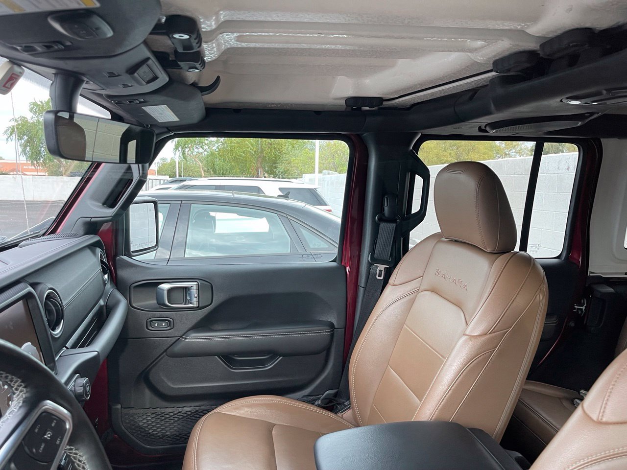 Used 2021 Jeep Wrangler Unlimited Sahara AWD/4WD image 8