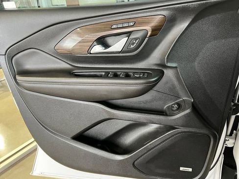 Used 2020 GMC Terrain Denali w/ Denali Premium Package AWD/4WD image 16