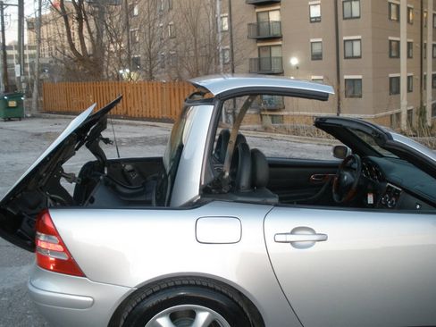 Used 2003 Mercedes-Benz SLK 320 image 2