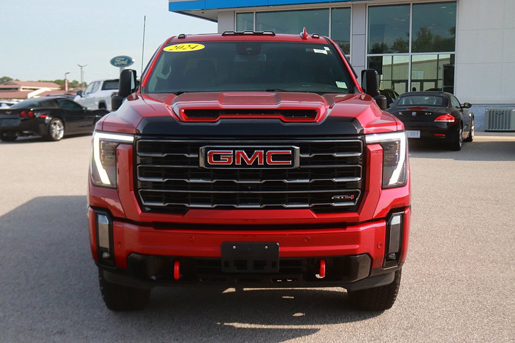 Used 2024 GMC Sierra 2500 AT4 w/ AT4 Preferred Package AWD/4WD image 2