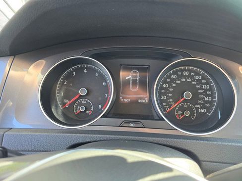 Used 2017 Volkswagen Golf Alltrack S image 40