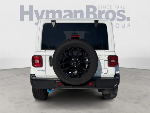 Used 2023 Jeep Wrangler Unlimited Sahara w/ Cold Weather Group AWD/4WD image 4