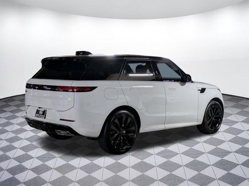 New 2026 Land Rover Range Rover Sport Dynamic SE AWD/4WD image 5
