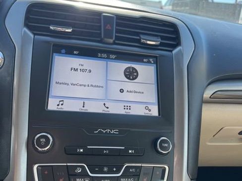 Used 2019 Ford Fusion SEL image 45