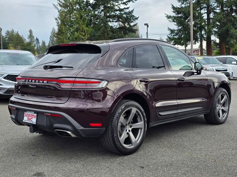 Used 2024 Porsche Macan AWD/4WD image 7