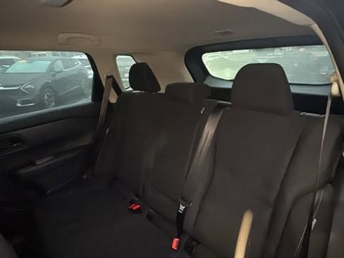 Used 2024 Nissan Rogue S image 31