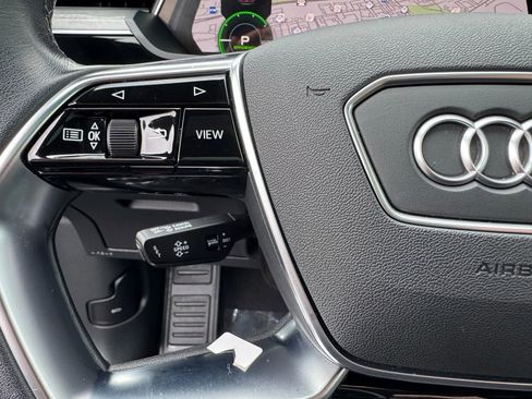 Used 2022 Audi e-tron Premium Plus w/ Premium Plus Package image 31