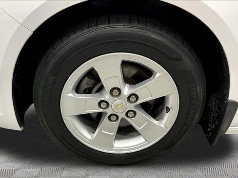 Used 2016 Chevrolet Malibu LT FWD image 33