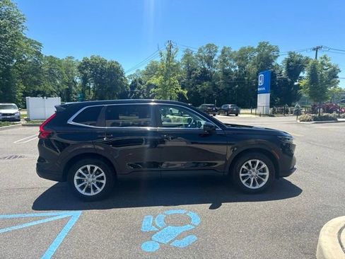 Used 2023 Honda CR-V EX image 9