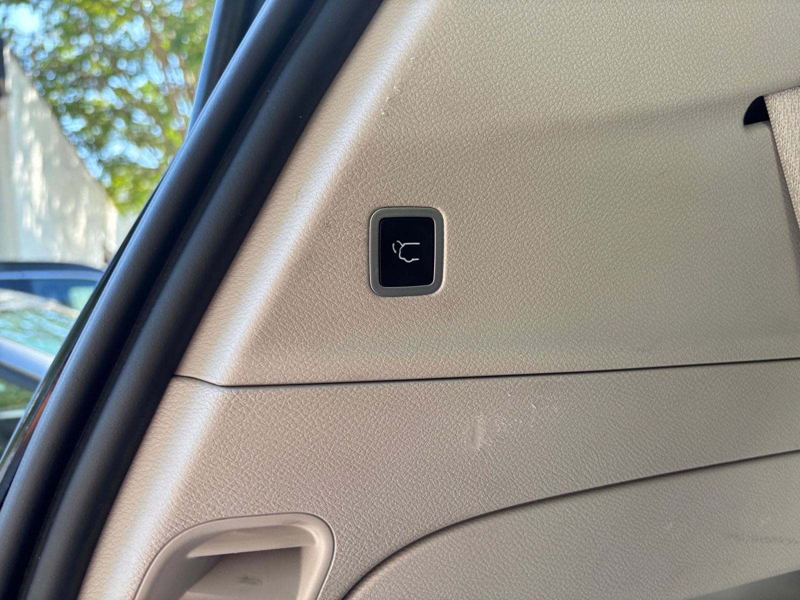 Used 2024 Chrysler Pacifica Touring-L FWD image 19