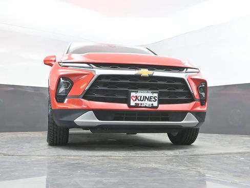 Used 2025 Chevrolet Blazer LT FWD image 32
