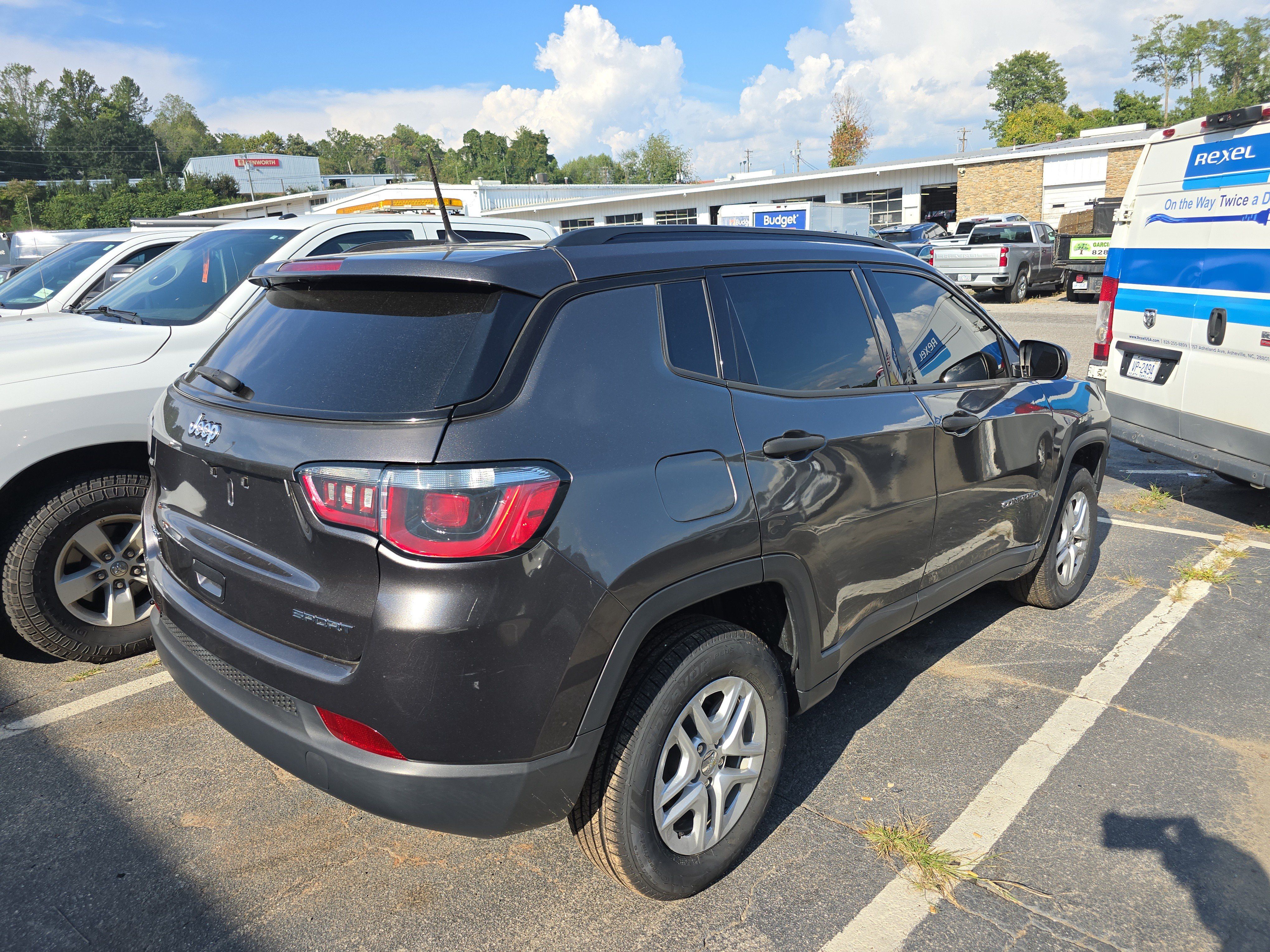 Used 2017 Jeep Compass Sport w/ Cold Weather Group AWD/4WD image 2