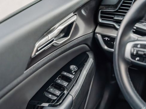 Used 2023 Kia Sportage EX image 29