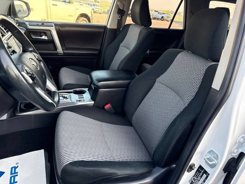 Used 2016 Toyota 4Runner SR5 AWD/4WD image 11