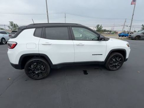 Used 2023 Jeep Compass Latitude w/ Convenience Group AWD/4WD image 9