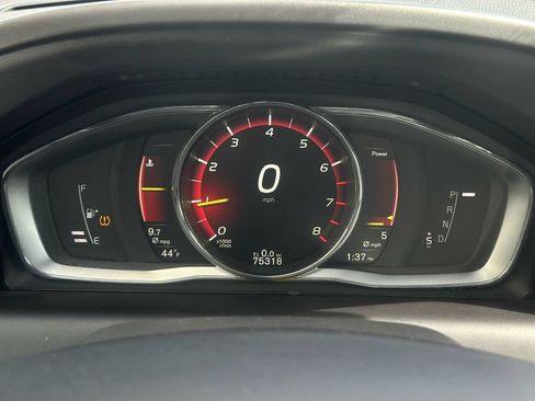 Used 2017 Volvo XC60 T6 Dynamic w/ Preferred Option Package AWD/4WD image 10