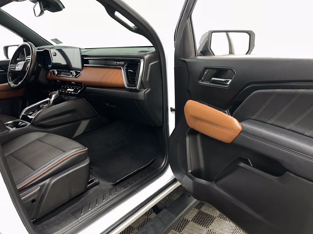 Certified 2024 GMC Canyon AT4 w/ Canyon Safety Plus Package AWD/4WD image 37
