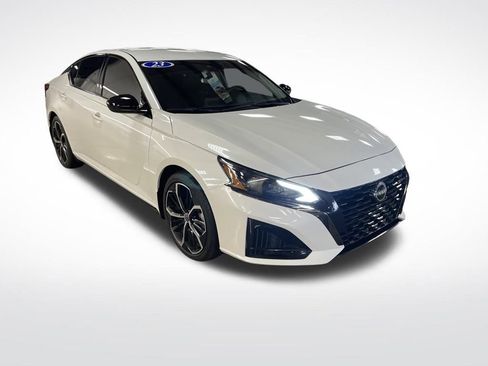 Certified 2023 Nissan Altima 2.5 SR image 8