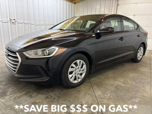 Used 2018 Hyundai Elantra SE FWD image 3