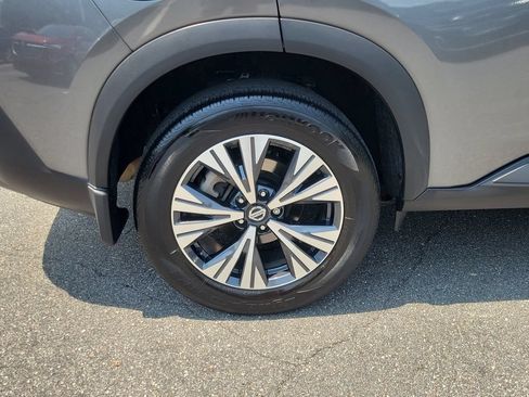Used 2021 Nissan Rogue SV w/ Premium Package AWD/4WD image 5