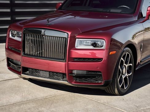 Used 2022 Rolls-Royce Cullinan Black Badge image 6