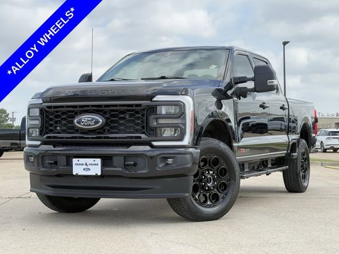 Used 2023 Ford F250 XLT w/ XLT Premium Package AWD/4WD image 2