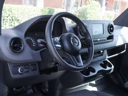 Used 2020 Mercedes-Benz Sprinter 1500 image 24